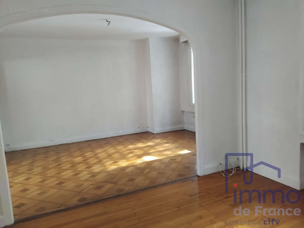 Appartement 69 m² à Saint-Etienne  - photo 5