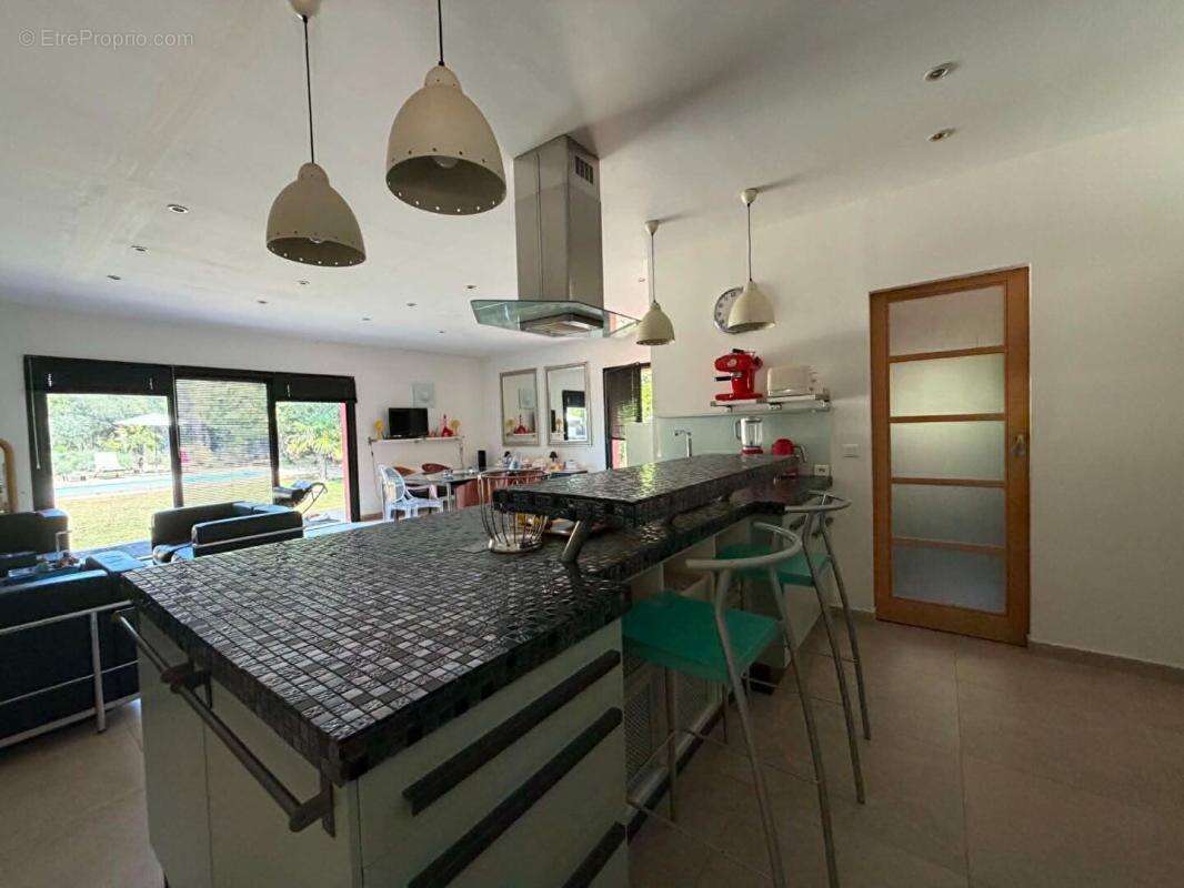 Maison à SAINT-MAXIMIN-LA-SAINTE-BAUME