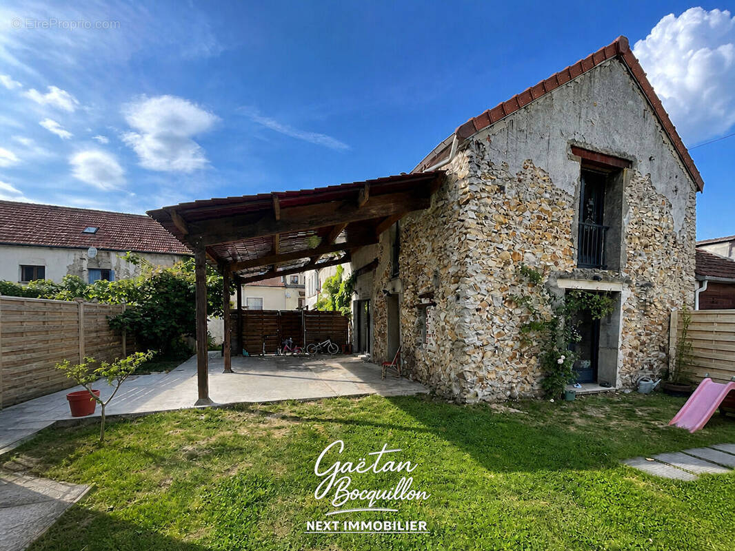 Maison à QUINCY-VOISINS