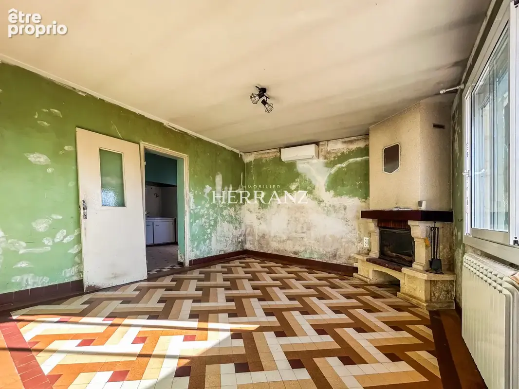 Maison à rénover avec jardin et dépendance. - photo 4