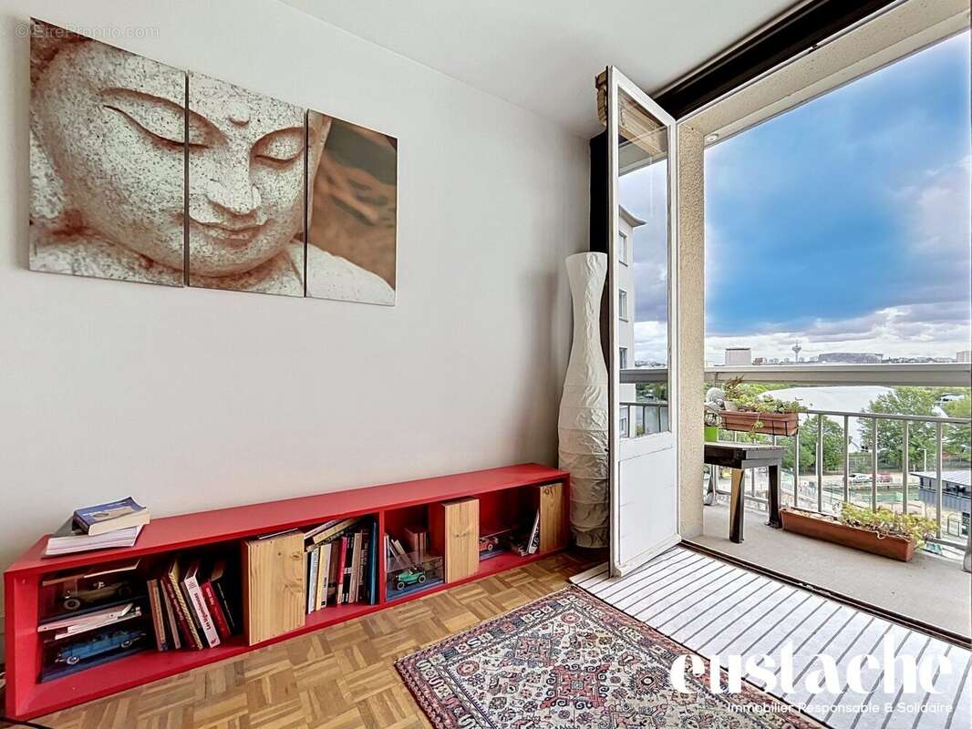 Appartement à PARIS-19E