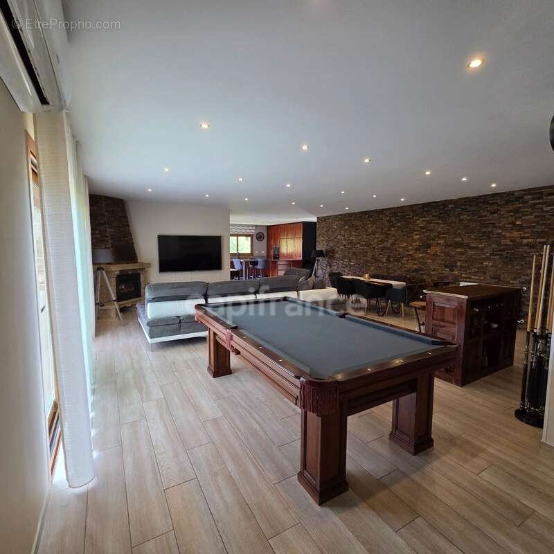 BASTELICACCIA (Corse du sud) proche AJACCIO: Villa de 360m2 avec  piscine et jardin paysager - photo 7