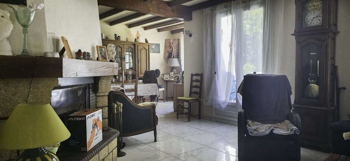 Maison 117 m² à Chaniers  - photo 8