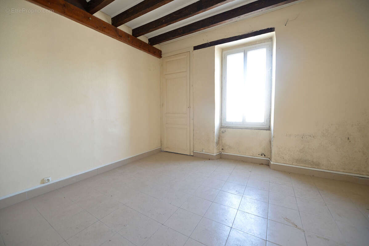 Appartement à LES PONTS-DE-CE