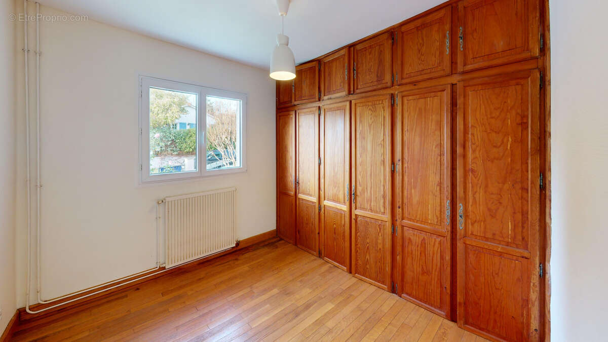  Maison familiale à vendre à LÉOGNAN, quartier FRIGÈRES - photo 7