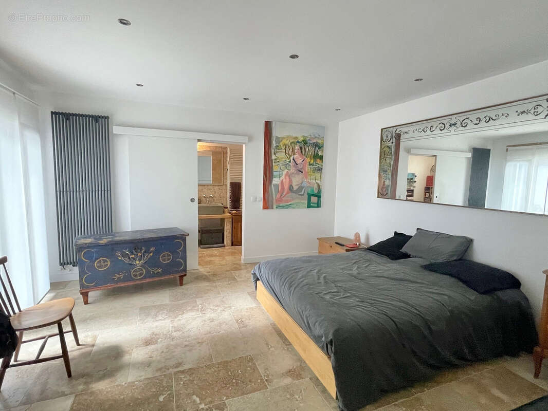 Autre à SAINT-MAUR-DES-FOSSES