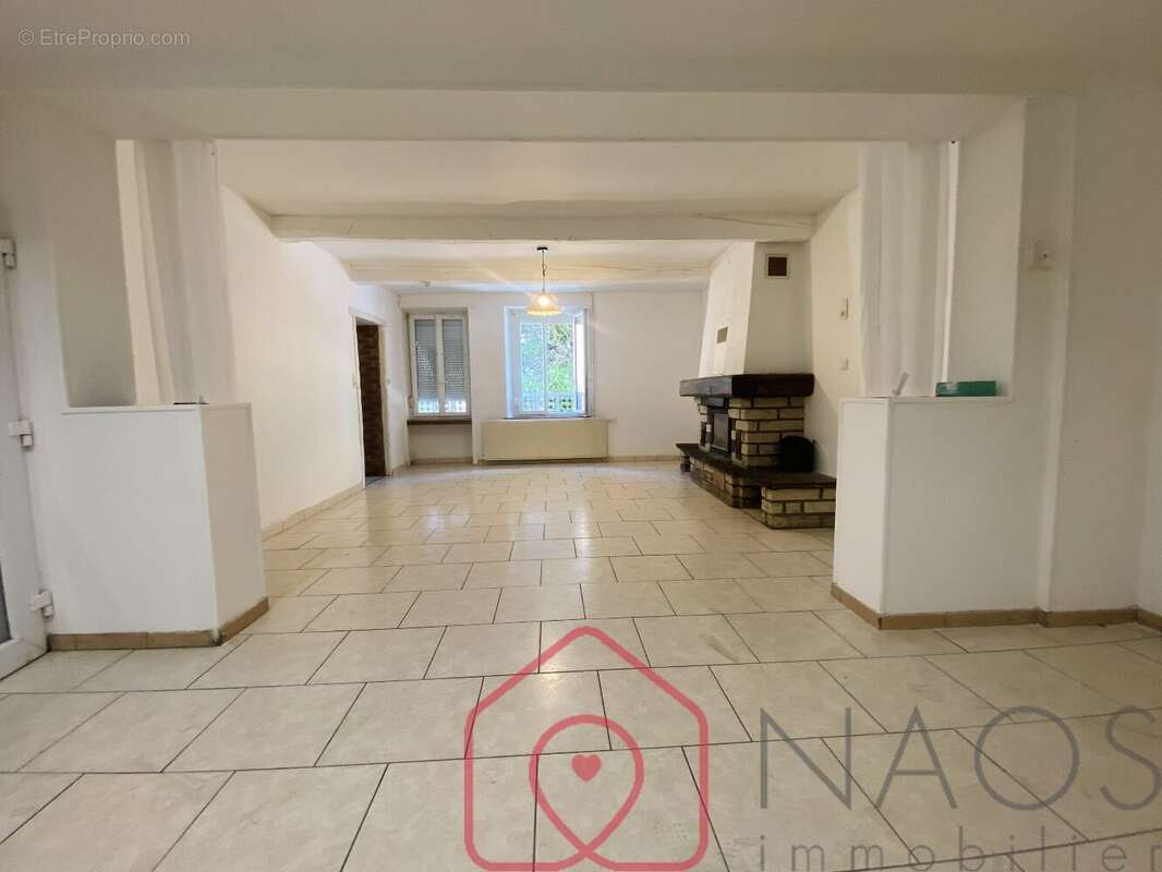 Maison de caractère en pierre de 191 m² - photo 7