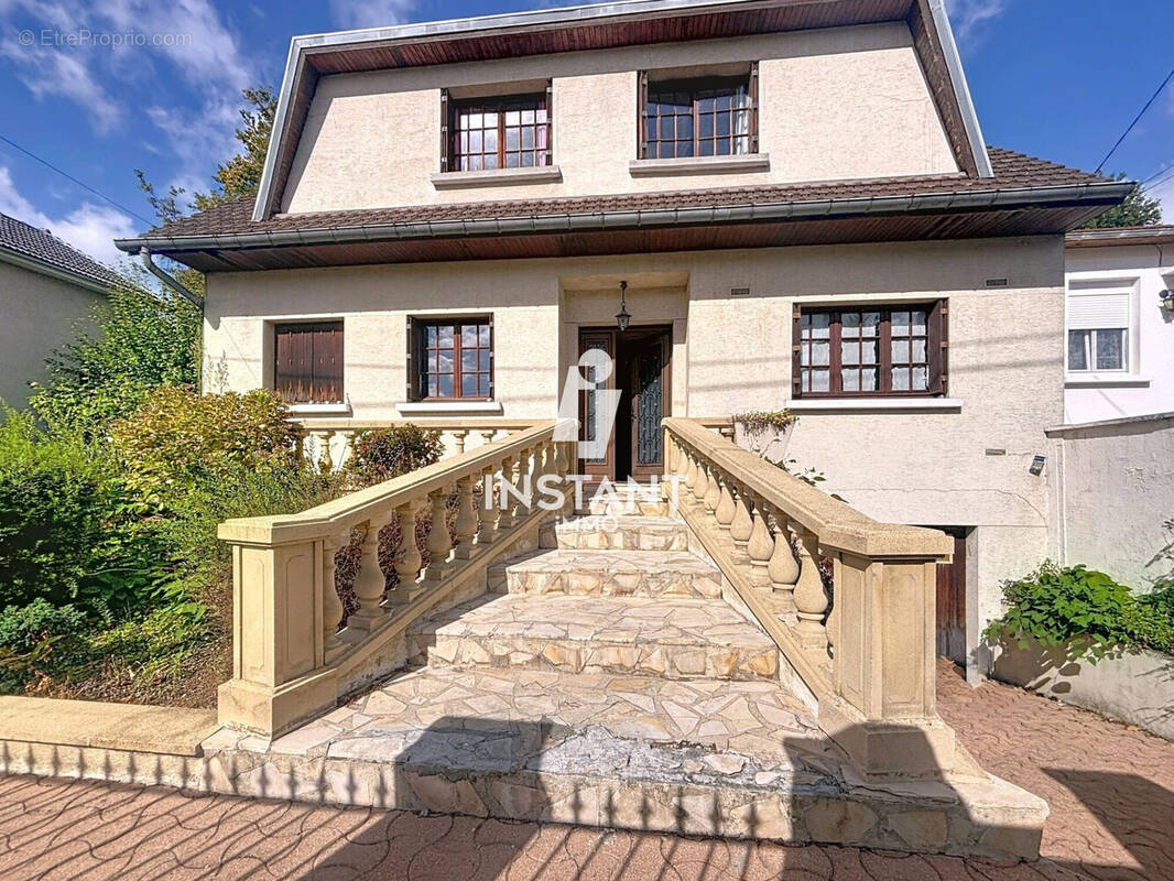 Maison à LIVRY-GARGAN