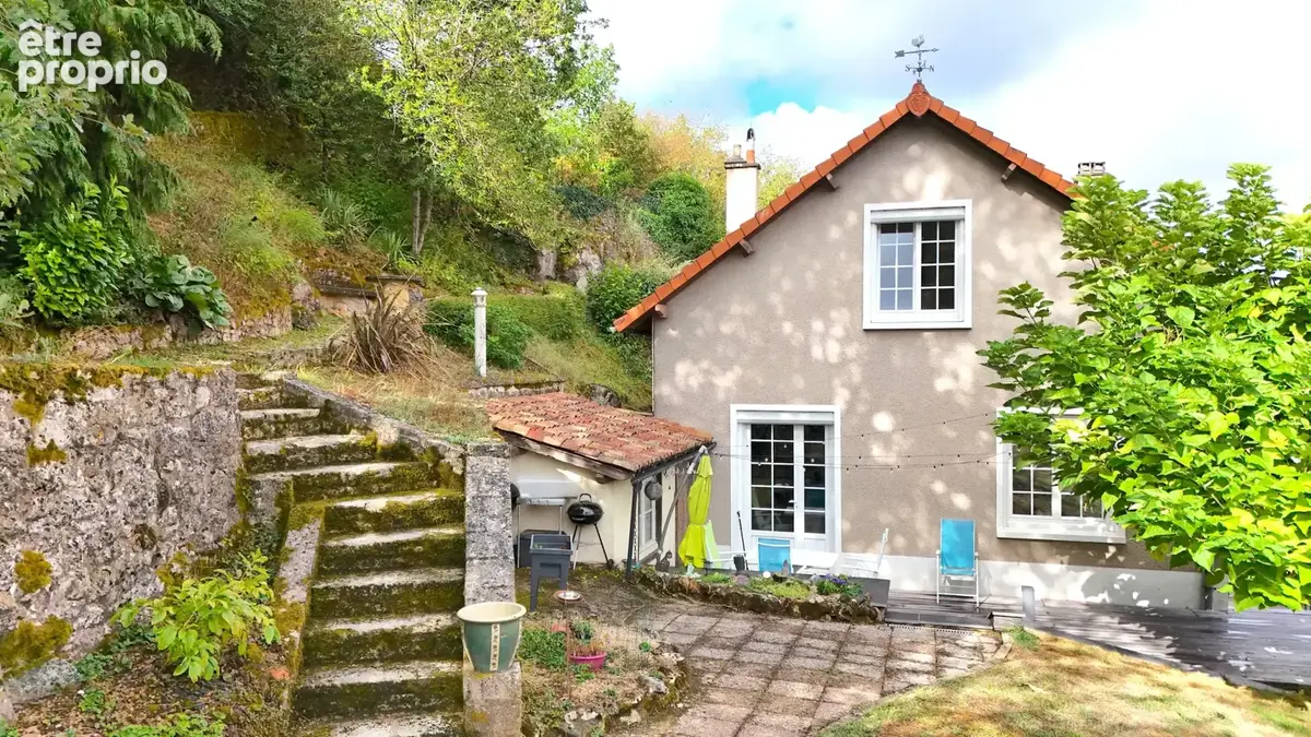 Maison centre-ville, avec jardin, dépendances et vue imprenable sur les châteaux - photo 3