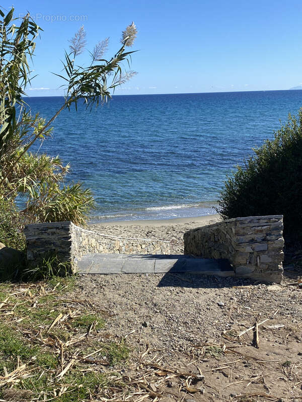 CERVIONE :A 100 m de la plage appartement en duplex d'environ 63 m2 dans une résidence avec piscine - photo 2