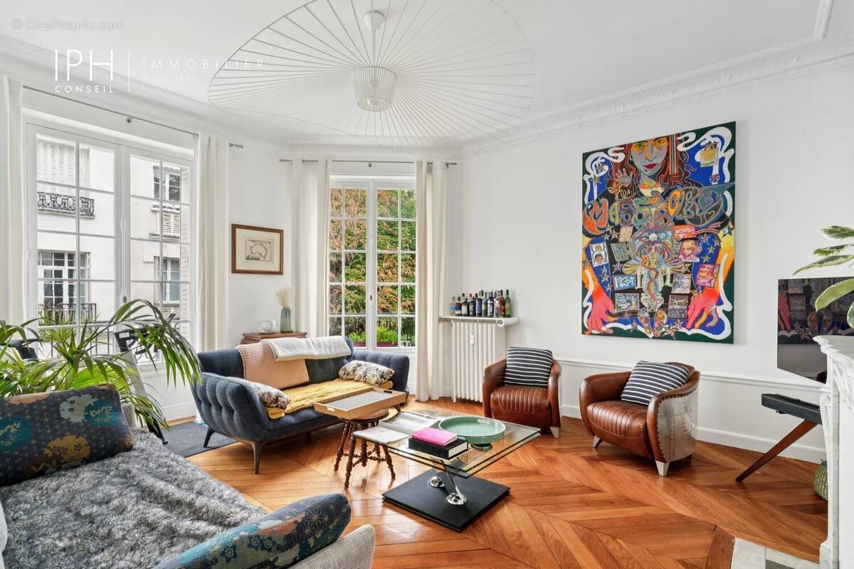 Appartement à NEUILLY-SUR-SEINE