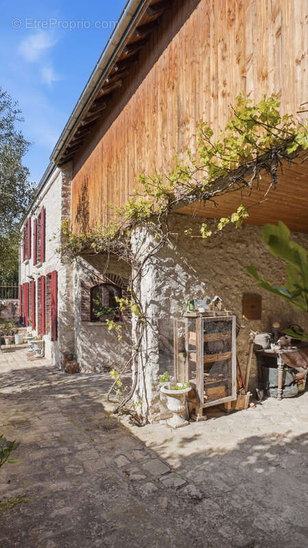 Maison à GREZ-SUR-LOING