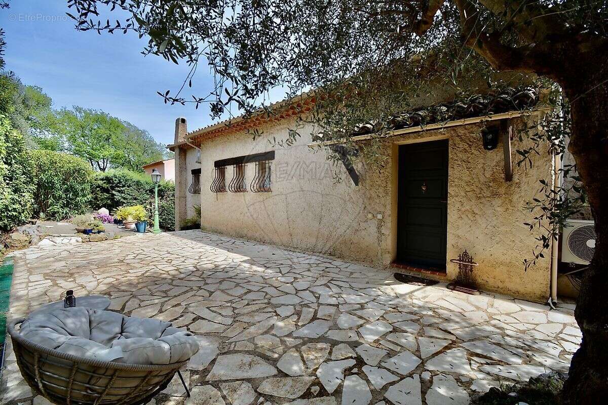 Maison à GATTIERES