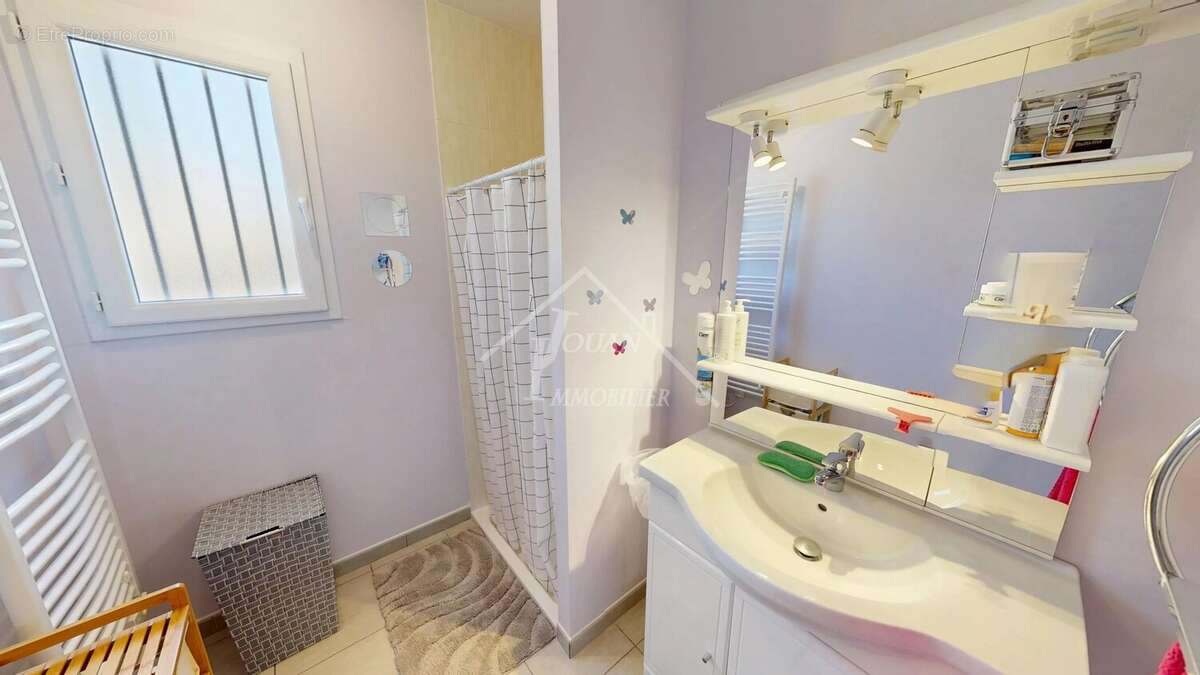 Maison à AIGUEPERSE