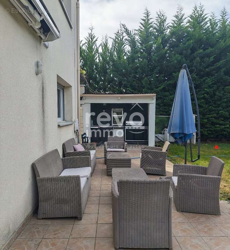 Maison à MONTHIEUX