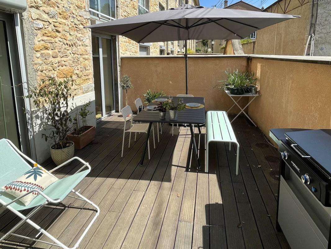 Appartement à NEUVILLE-SUR-SAONE