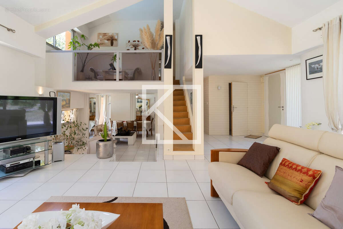 Maison 272 m² à Cholet  - photo 3