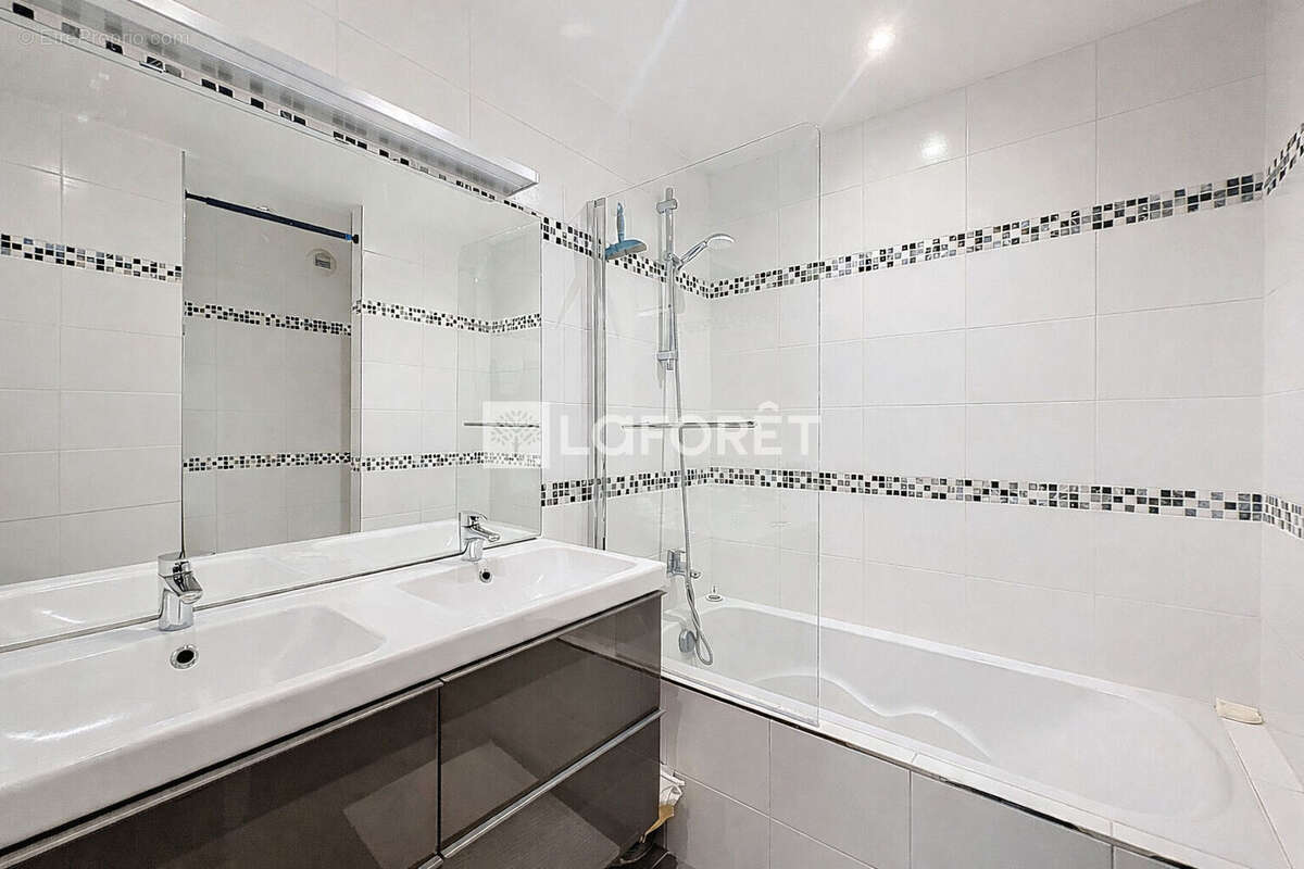 Appartement à SURESNES