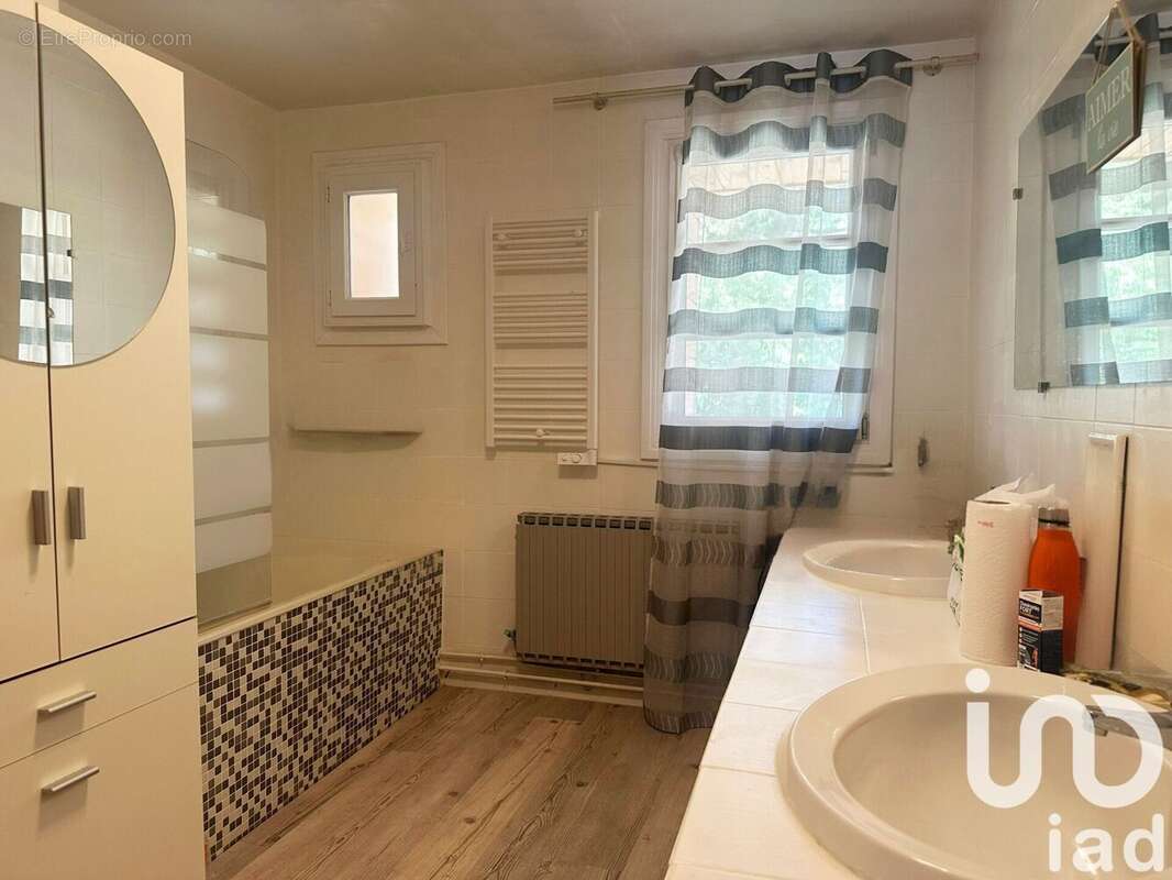 Photo 4 - Maison à YVRE-LE-POLIN