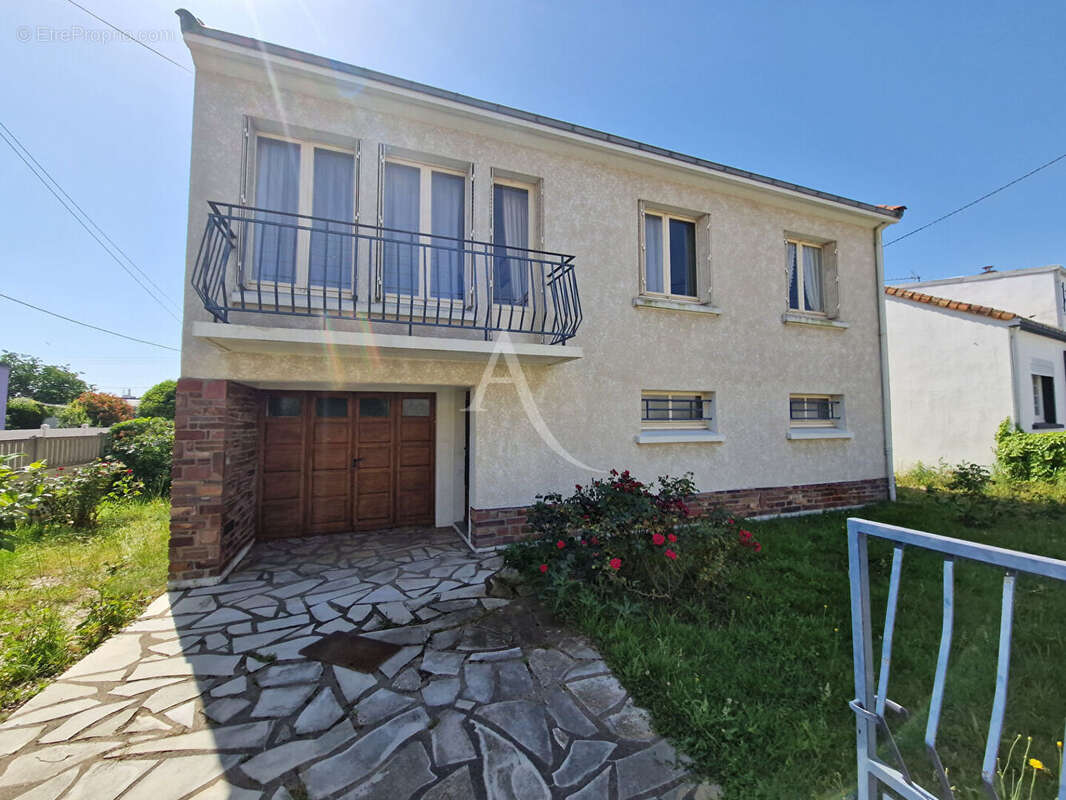 Maison à SAINT-SEBASTIEN-SUR-LOIRE