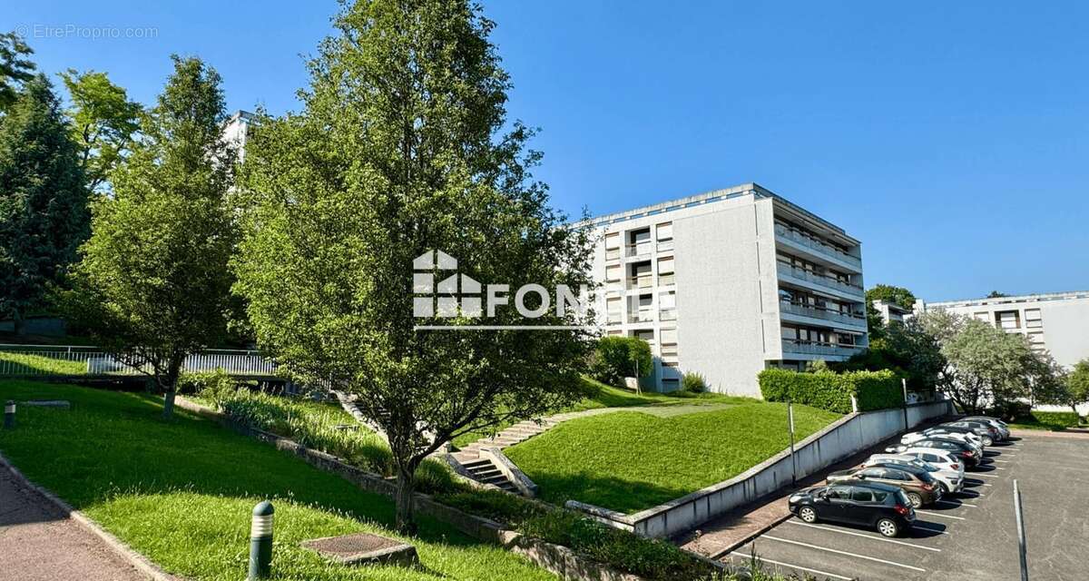 En DERNIER ETAGE un appartement de 3 pièces - photo 2