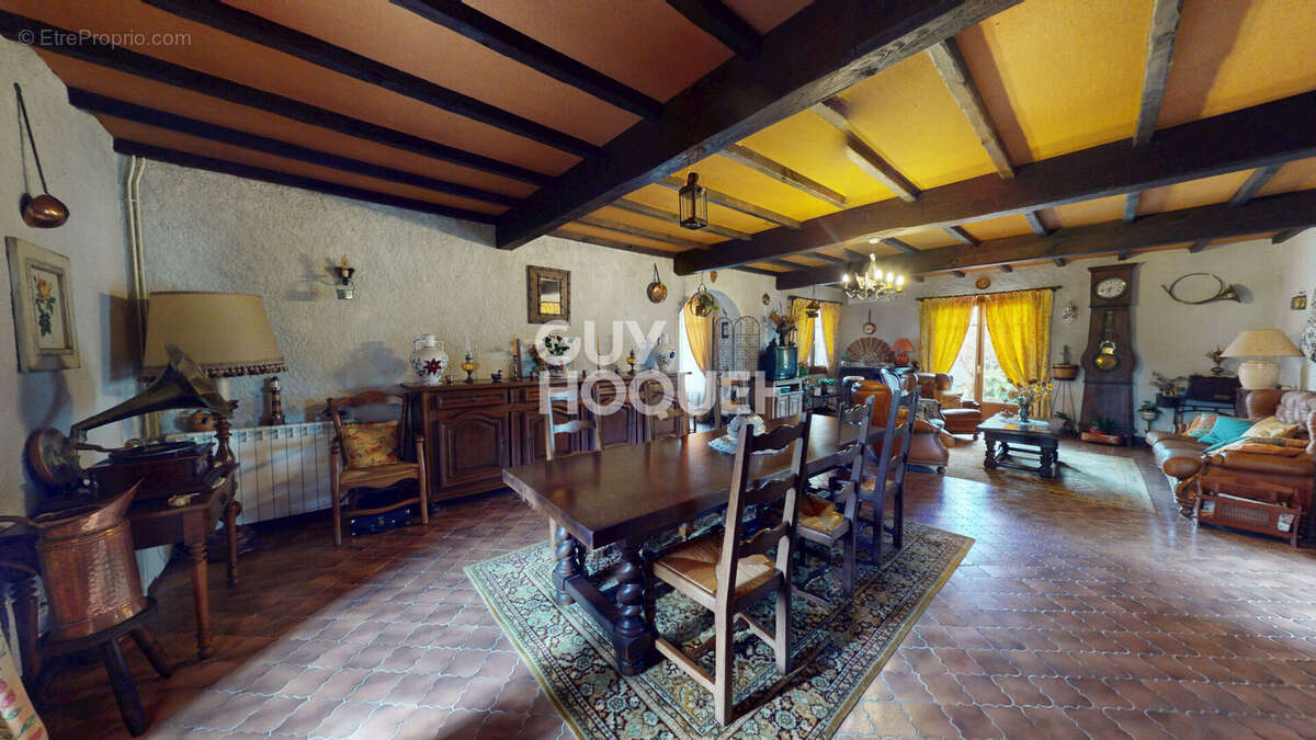 Maison à PORTETS