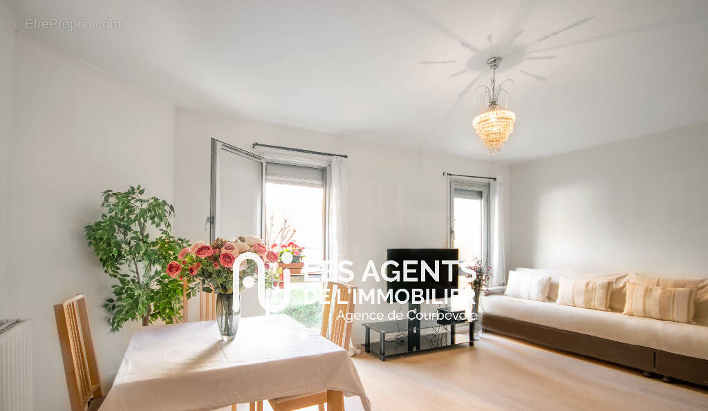 Appartement à COURBEVOIE
