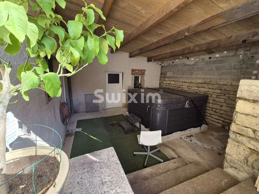 Maison à ETREPIGNEY