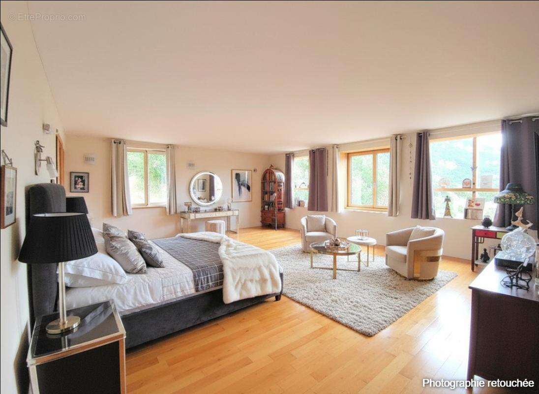 Maison à LA CRESSE