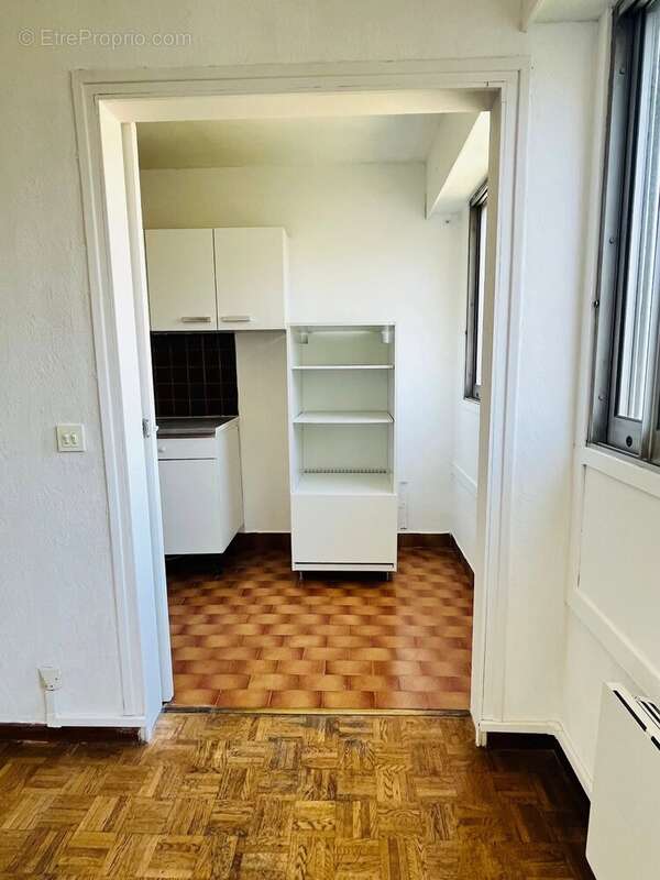 Appartement à MARSEILLE-5E
