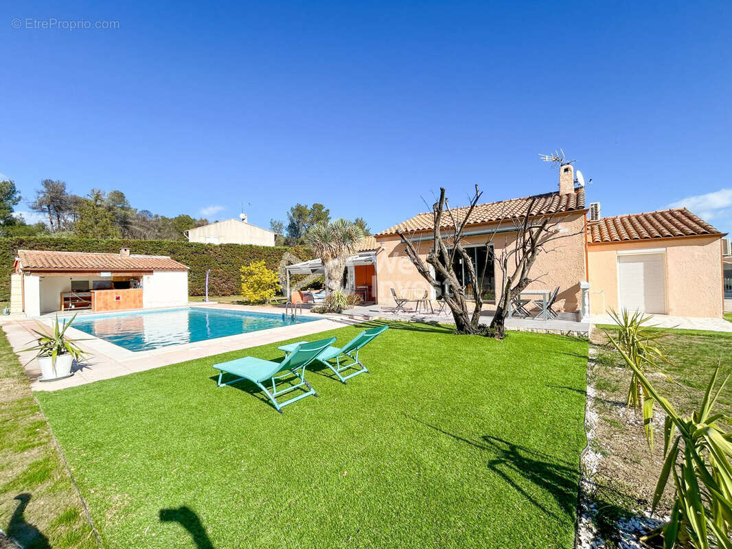 Maison 115 m² à Saint-Clement-De-Riviere  - photo 5