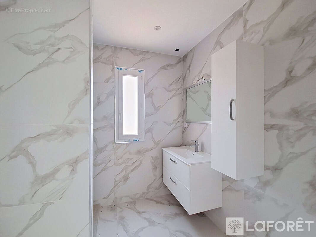 Maison neuve  à finir à 7 km de Saint-André-de-Cubzac- 3 chambres + garage - photo 5