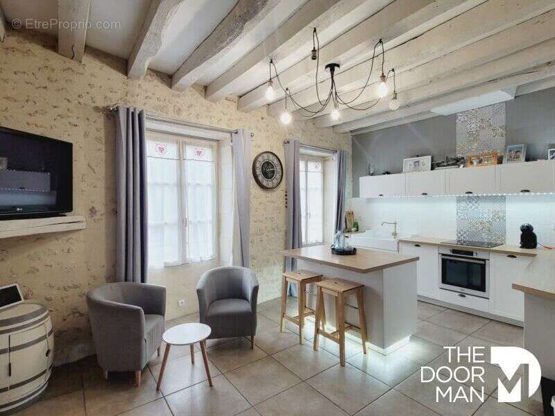 Maison à LES MONTILS