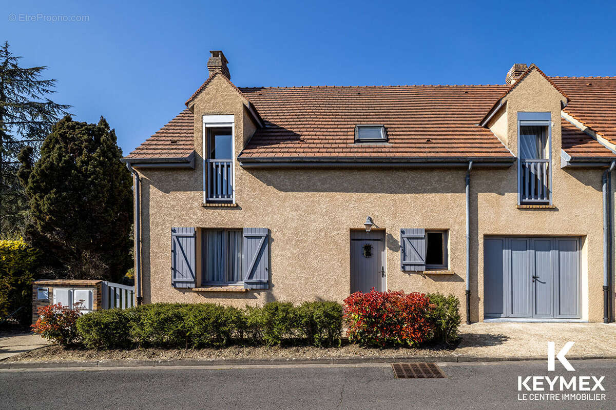 Maison à ENNERY