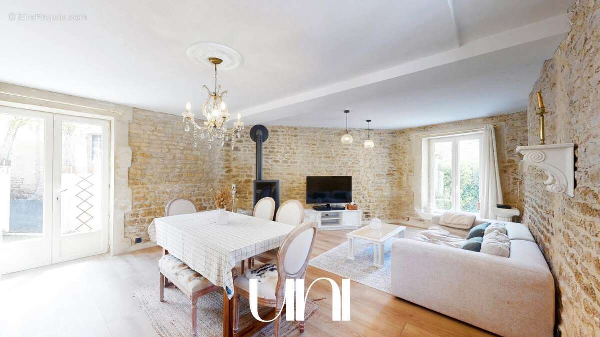 Maison à FONTAINE-HENRY