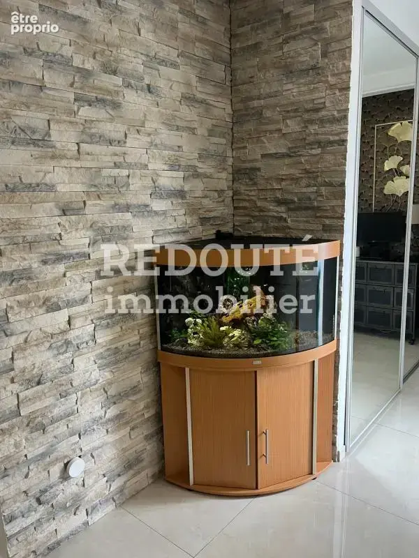 A VENDRE - Maison de 163m2 de plain-pied - FERE-CHAMPENOISE - photo 9