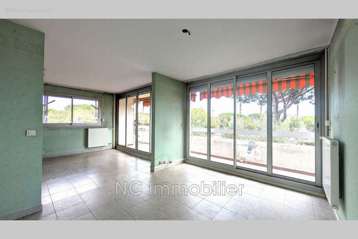 Appartement 87 m² à Antibes  - photo 2