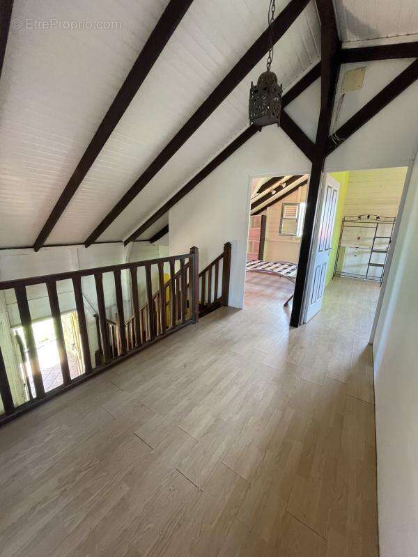 A VENDRE : Villa en bois 5 pièces (297,45 m²) au Morne-Rouge - photo 11