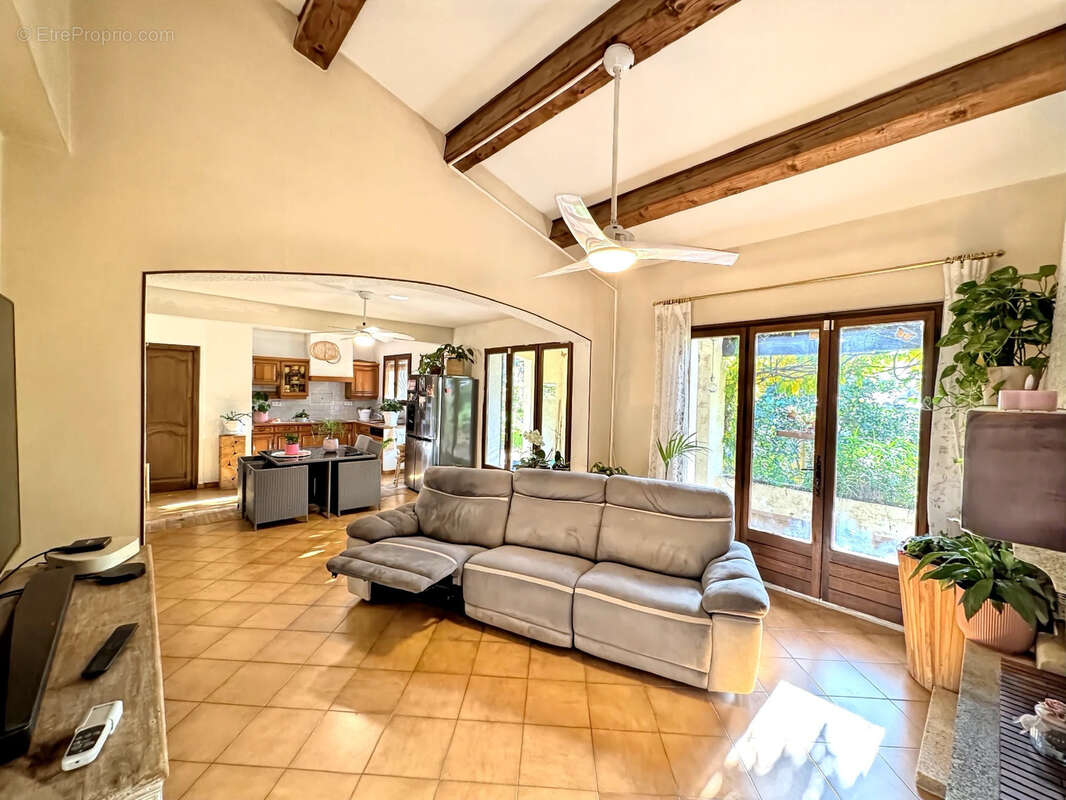 Maison à LA LONDE-LES-MAURES