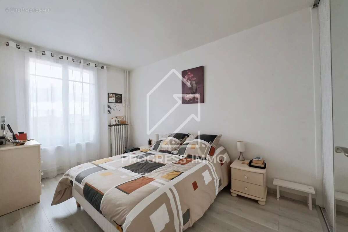 Appartement à SAINT-MAUR-DES-FOSSES
