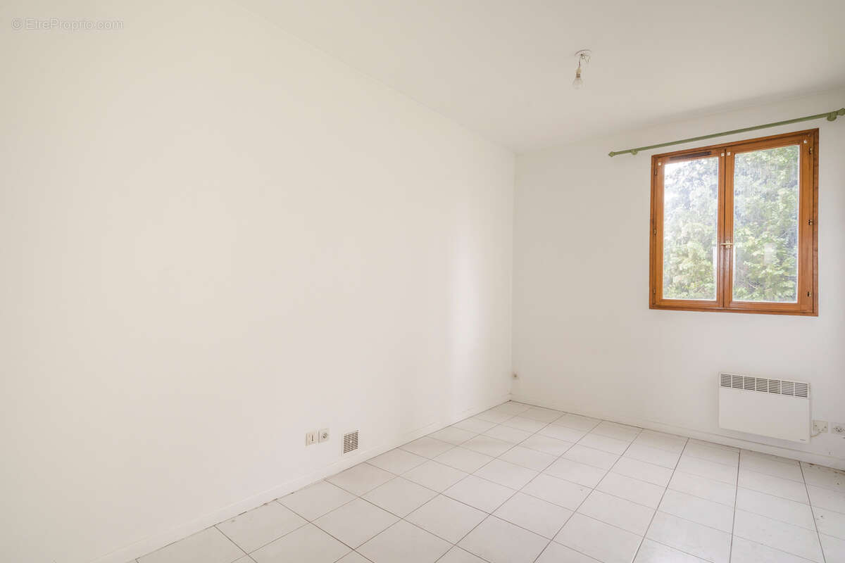 Appartement à LES PAVILLONS-SOUS-BOIS