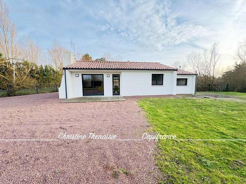 Maison à vendre Contemporaine - 2 chambres avec salle d'eau privative - Grand terrain  SAINT JEAN DE MONTS (85) - photo 21