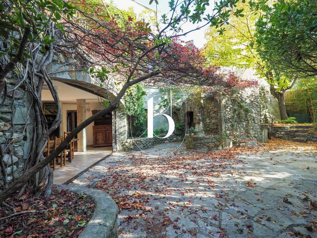 Maison à MOLIERES-SUR-CEZE