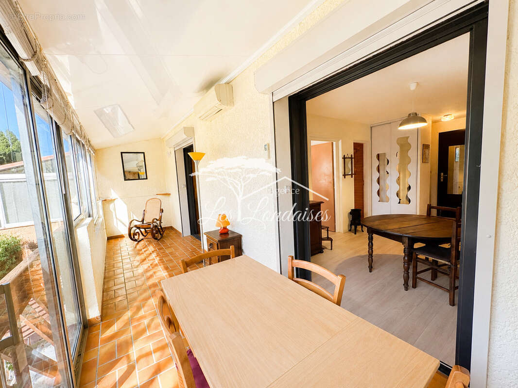 Appartement à LA LONDE-LES-MAURES