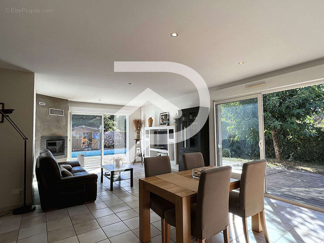 Maison à SAINT-DENIS-DE-PILE