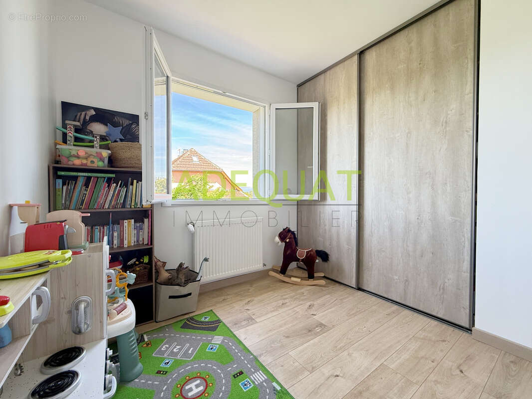 Maison à VEZERONCE-CURTIN