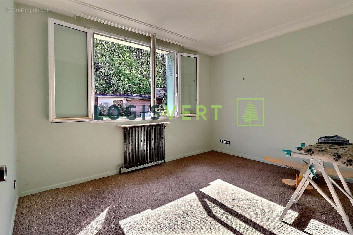 Maison 181 m² à Saint-Remy-Les-Chevreuse  - photo 8