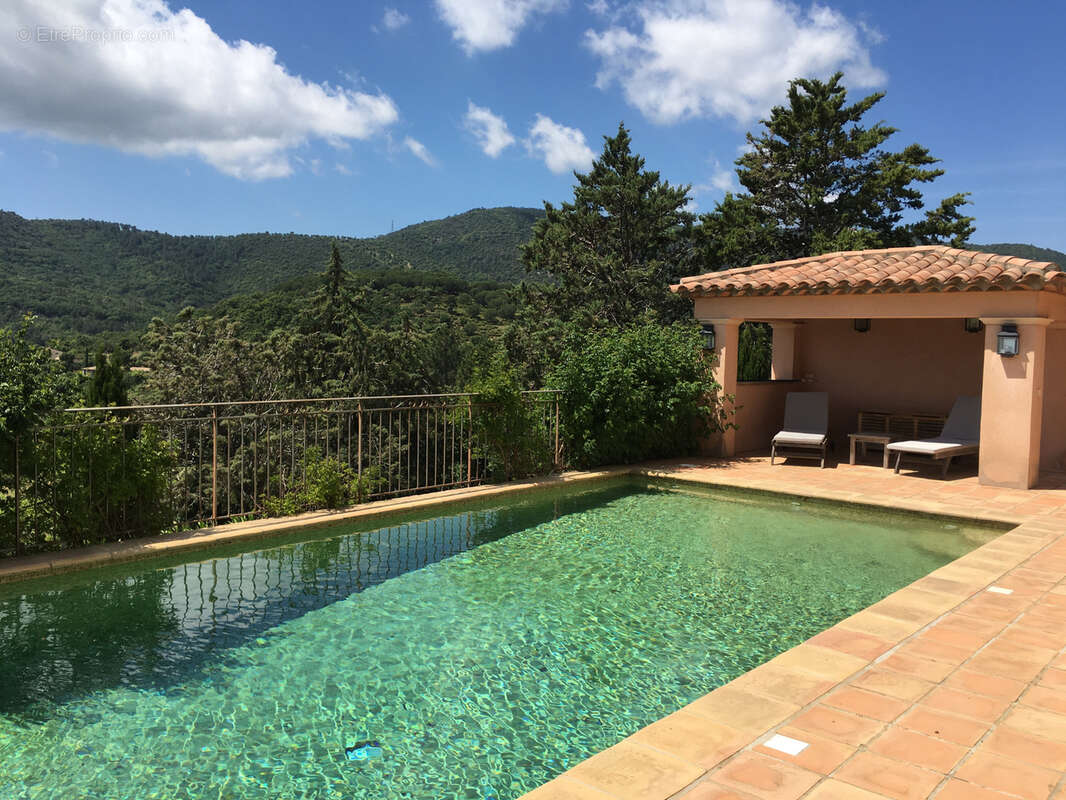 Villa avec piscine 2 000 m2 plein sud vue dominante - photo 2