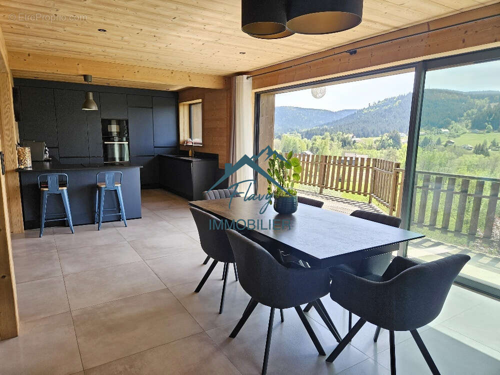 Maison à LE THOLY