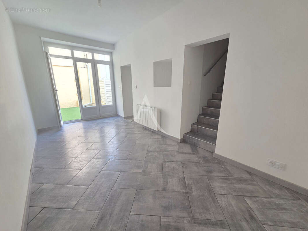 Appartement Aizenay 5 pièce(s) 96 m2 + COUR - photo 4